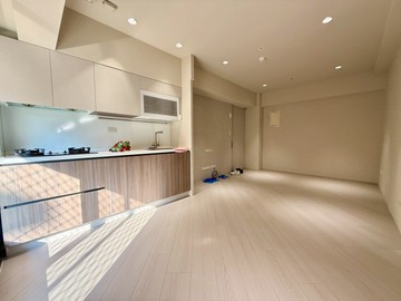 【馬斯】中清路曉明女中旁次頂樓兩房+平車｜台中市北區中清路一段