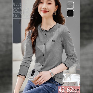 圓領木耳滾邊釦飾圖章撞色上衣(2色) M-2XL【314246X】【現+預】☆流行前線☆