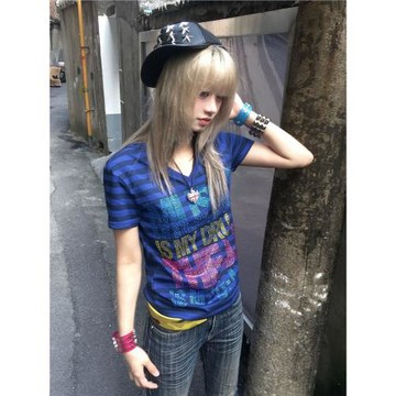 亞文化藍色條紋v領t恤女夏季新款燙鉆修身正肩短袖y2k千禧風上衣