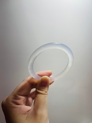 兔寶頑石//馬達加斯加 婚紗白玉髓