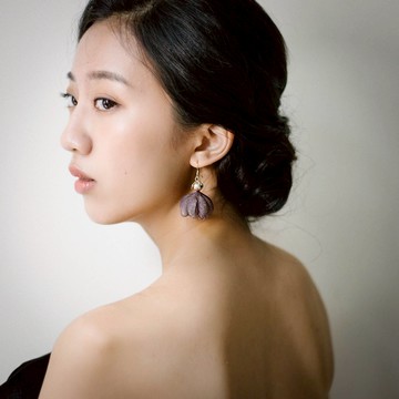 Audrey 橘藍相間金屬感雙色紗垂墜短耳環