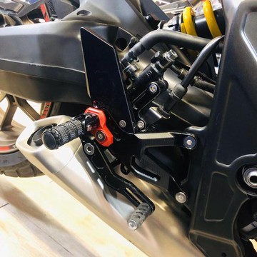 機車配件 cbr650r 2019  腳踏板後踏板提升踏板配件