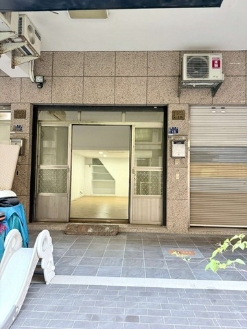 ★東森壯壯★陳平國小旁黃金店面(感恩大地)｜台中市北屯區陳平路