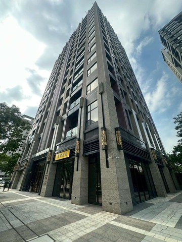 選我!!【小恩榮幸為您服務】副都心遠雄首品中樓層屋｜新北市新莊區中德路