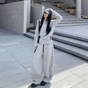 【missy shop】暗藏魅力側釦連帽衛衣休閒長褲套裝-91557