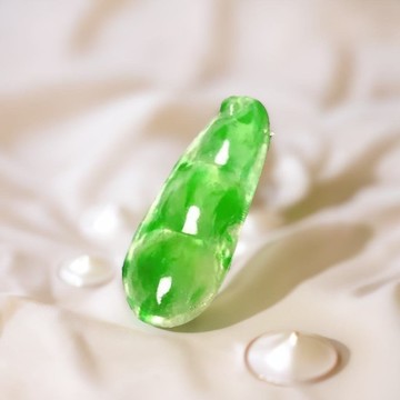 【福壽】冰飄陽綠翡翠福豆  | 天然緬甸玉A貨翡翠 | 送禮