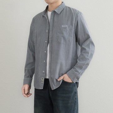 日系翻領質感條紋長袖襯衫 / 舒適空氣感 / 標籤貼口袋 / 3色 / M-3XL【QTJBYY9670】