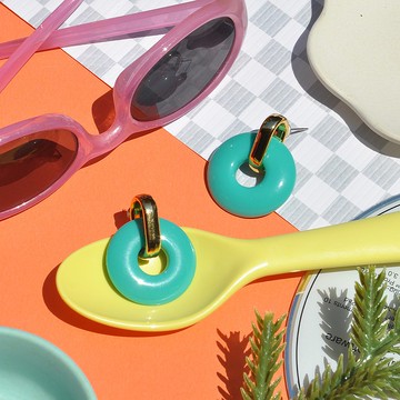 湖水綠圈圈耳環/ 壓克力耳環