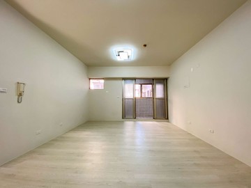 潭子 三房雙車位 全新整理美宅｜台中市潭子區雅豐街