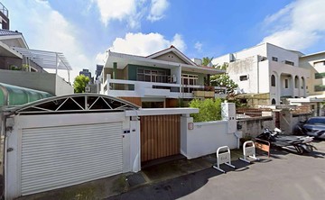 獨家西區稀有釋出★隱富老宅大地坪美式別墅｜台中市西區精誠七街