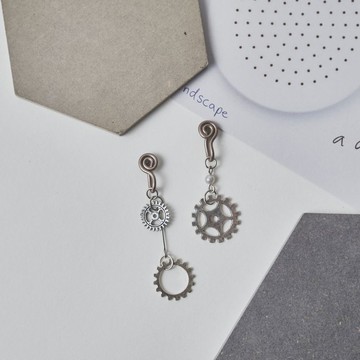 命運齒輪 不對稱無痛耳夾