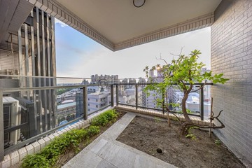 亞灣｜三發晶沙｜高樓溫馨美二房+車位｜高雄市前鎮區南寧街