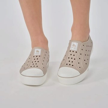 【MOZ瑞典駝鹿】雙色洞洞餅乾水鞋 (奶蓋奶茶) 全球首創 舒適厚底 防潑水+全防水