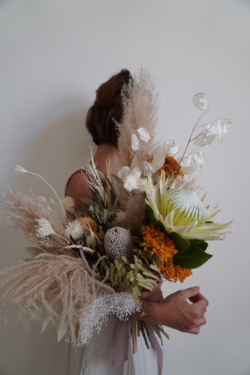 大地色大型乾燥捧花