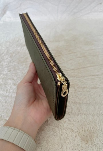 -紙皮革L型拉鍊長夾 /-*橄欖綠*26年新品*素食紙皮革