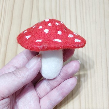 紅色蘑菇 -羊毛氈 鑰匙圈、吊飾、擺飾