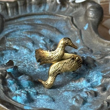 50582-迷人法國銅質雙鳥造型戒指