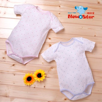 薄-嬰兒連身服（洞洞、短袖短褲、肩扣）二色、三尺碼可選