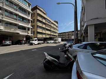 富邦漢神3館旁龍德路全翻新收租店住｜高雄市鼓山區龍德路