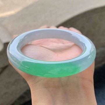天然緬甸老坑a貨玉石翡翠手鐲女款冰種飄綠圓條福鐲翡翠手鐲送禮