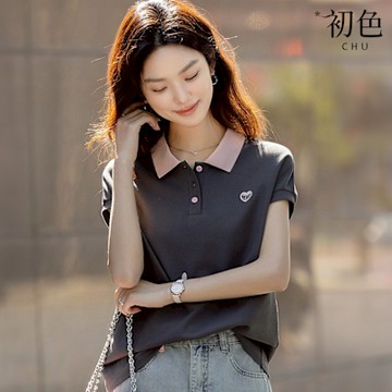 初色 撞色拼接POLO領迷你愛心印花簡約POLO衫休閒上衣女上衣-深灰色-11489(M-2XL可選/現貨+預購)