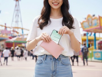 iPhone 17 / Air 真皮手機套 ( 英文刻字/ 附禮物包裝 )