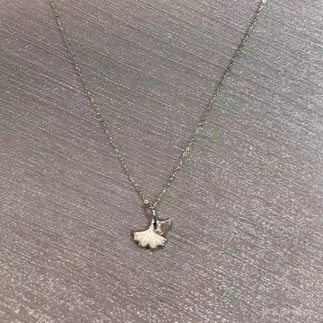 新款純銀貝母杏葉吊墜項鏈女ins輕奢小衆高級感鎖骨鏈洗澡不掉色