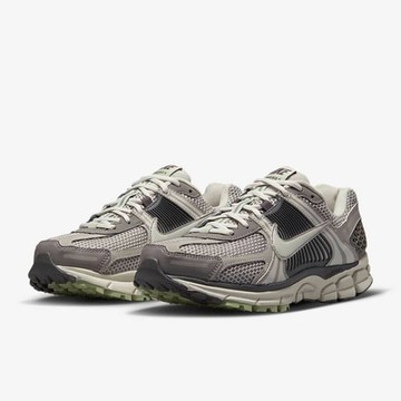 NIKE 慢跑鞋 女鞋 運動鞋 緩震 W ZOOM VOMERO 5 灰 FB8825-001
