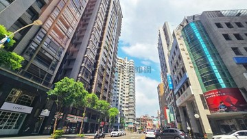 中壢SOGO|海華商圈【宮廷樂章】四房車位｜桃園市中壢區九和五街