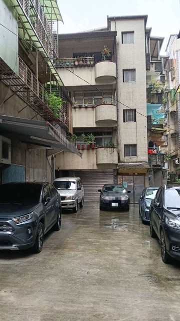 迦南美地永富路稀有大坪數出售住商王宸華｜基隆市七堵區永富路