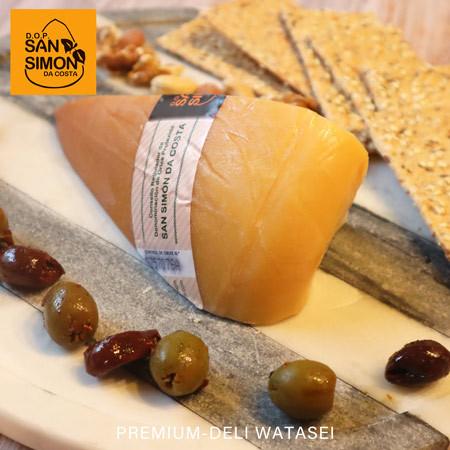 スペイン ガリシア州ルーゴ県ビラルバ産ケソサンシモン約250g　Queso San Simon　587円 100gあたり