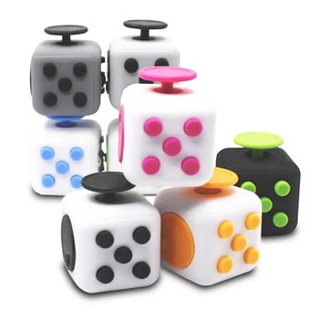 (一組2入)fc02魔術款正六面解壓方塊(fidget cube)(顏色隨機)