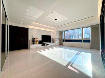 501世紀凱旋精美裝潢四房坡平車位｜新北市蘆洲區光明路