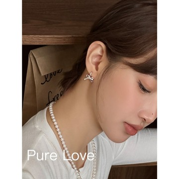 Pure Love樂芙 /正韓 銀飾【S925純銀】E0816簡約純銀耳針鏤空蝴蝶結耳扣 耳環 / 銀