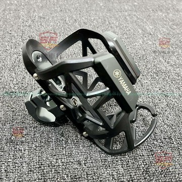 適用于山葉XMAX300飲料水壺支架 NMAX155改裝鋁合金杠水杯架 NMAX155飲料水壺支架『順發機車行』嚴選