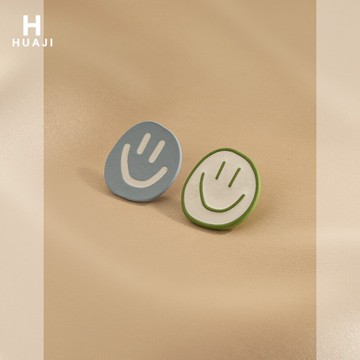 花跡馬卡龍色耳釘女夏2021年新款潮甜美可愛少女心不對稱笑臉耳環