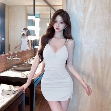 【臧女皇】隔日到貨 三色特價新款S-XL 「有胸墊」性感網紗拼接深V低胸吊帶打底皺褶緊身包臀短裙無袖 聚會派對約會穿搭