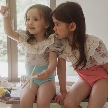女童夏款連體泳衣2026草莓珊韓國童裝女孩碎花拼接連體泳衣現貨