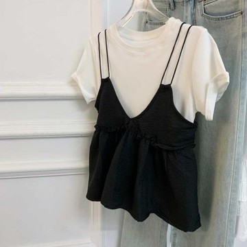 自留推薦~爆款！疊穿吊帶短袖t恤兩件套女夏季洋氣減齡甜辣短上衣