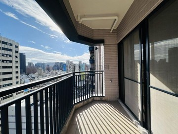 巨蛋商圈鄰近農十六全新未住三房平車捷運宅｜高雄市鼓山區文信路