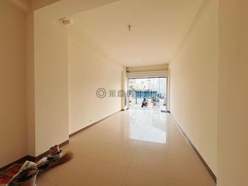 文龍正路經武商圈角間電梯店面◆重金自用忍痛割愛｜高雄市鳳山區文龍東路