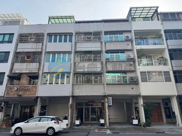 亞灣區|三多商圈~稀有臨路騎樓式透店｜高雄市前鎮區二聖二路