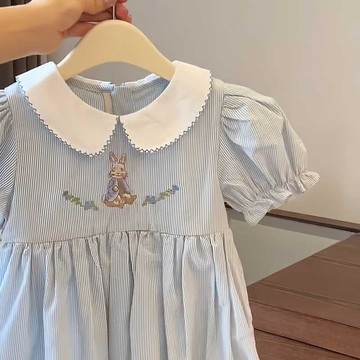 🍭臺灣出貨🍭女童連衣裙夏裝2024新款女寶寶洋氣兒童泡泡袖時尚條紋小白兔裙子 女童洋裝 女寶洋裝 女童連身裙 女童公