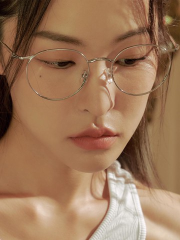 illusionist Oversized Round Titanium Eyeglass Frame [Silver] (IL8404 1111G)