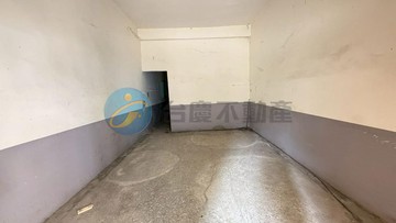 桂林商圈臨路三角窗雙店面透天+土地｜高雄市小港區德仁路