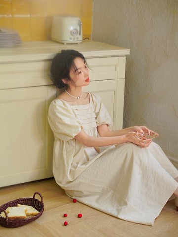 白桃芝士 法式復古方領連身裙