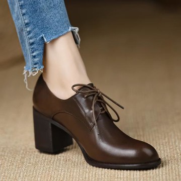 熊大叔女鞋~6.7cm高跟粗跟真皮單鞋圓頭女系帶復古厚底深口棕色