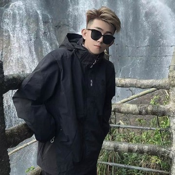 爆款🌟臺灣出貨🌟美式機能衝鋒衣男春秋季情侶軟殼外套防風防水春秋新款登山服外套