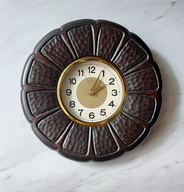 普普年代 • 北歐風格 手工雕刻實木 • 幾何花卉靜音古董時鐘