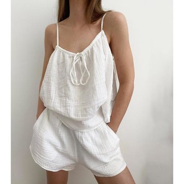 Two piece set of solid color suspender shorts 吊帶短褲套裝